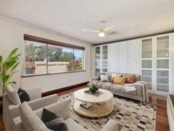 4 Jade Ct, Dianella WA 6059, Australia