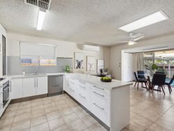 4 Jade Ct, Dianella WA 6059, Australia