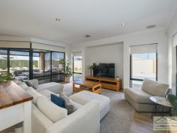 30 Seaspray Cres, Jindalee WA 6036, Australia