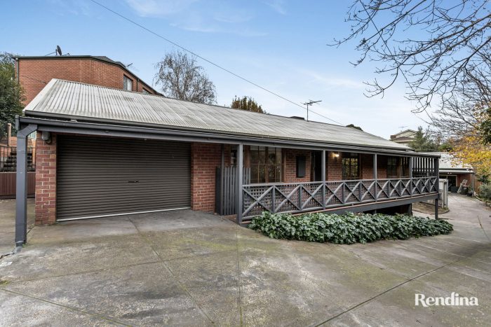 Unit 1/408 Mascoma St, Strathmore Heights VIC 3041, Australia