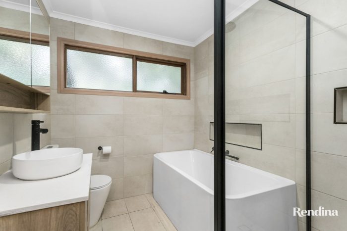 Unit 1/408 Mascoma St, Strathmore Heights VIC 3041, Australia