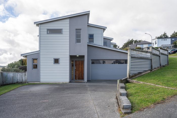 25 Winsley Terrace, Churton Park, Wellington, 6037, New Zealand