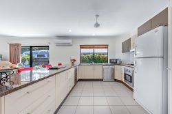 63 Abell Rd, Cannonvale QLD 4802, Australia