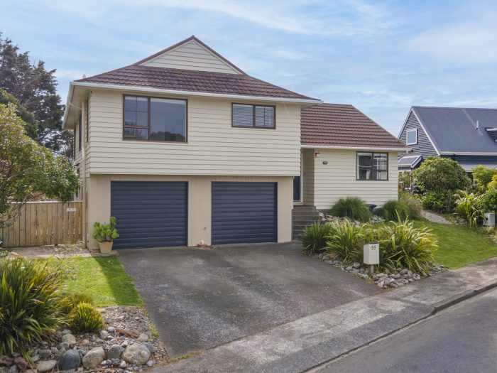 55 Cambrian Street, Churton Park, Wellington, 6037, New Zealand