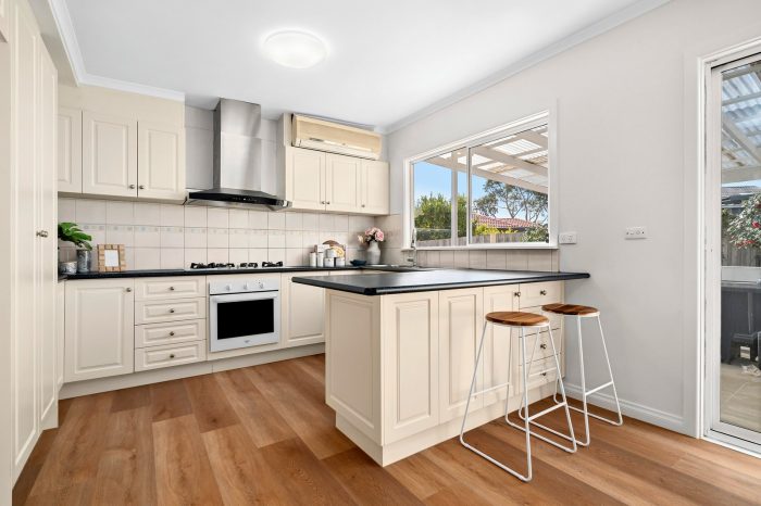 4 Enrica Pl, Wheelers Hill VIC 3150, Australia