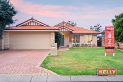 4 Flintlock Ct, Cloverdale WA 6105, Australia