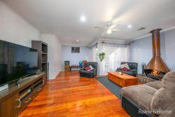 19 Gleneagles Dr, Sunbury VIC 3429, Australia