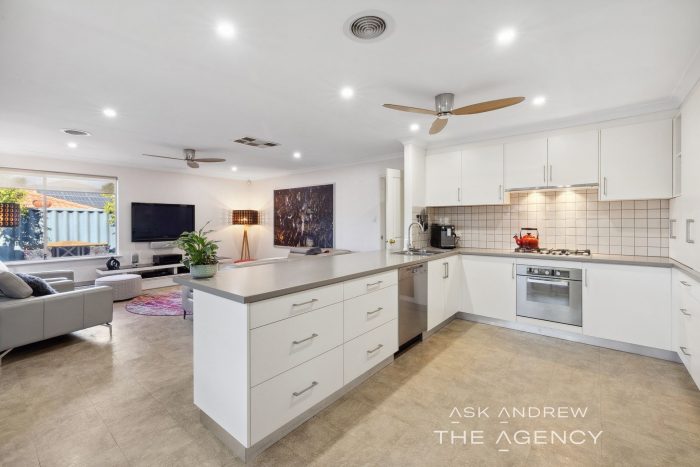 66A Lamond St, Alfred Cove WA 6154, Australia