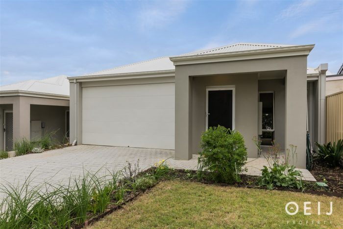 13B Stone Ct, Kardinya WA 6163, Australia