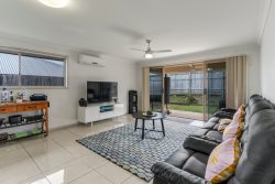 17 Pekin Cl, Mango Hill QLD 4509, Australia