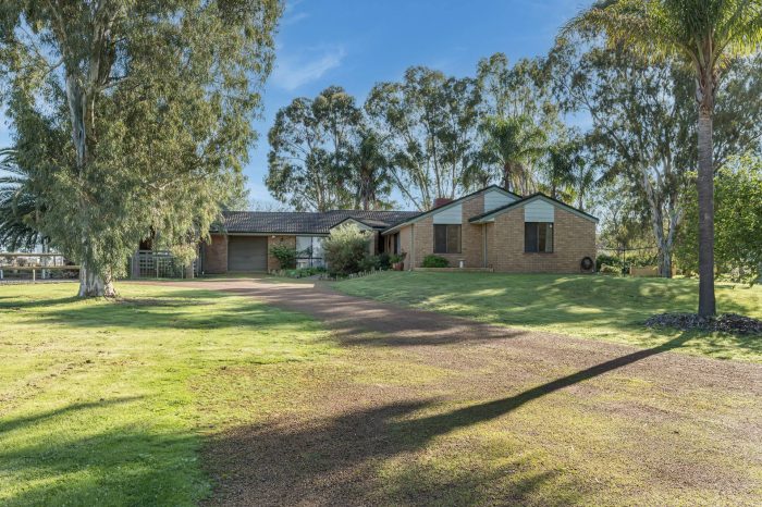 18 Orange Ave, Upper Swan WA 6069, Australia