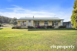 5 Sky Farm Rd, Deep Bay TAS 7112, Australia