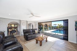 17 Vista Parade, Bateau Bay NSW 2261, Australia