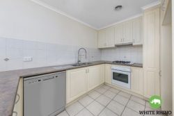 Unit 1/5 Weir Pl, Queanbeyan West NSW 2620, Australia