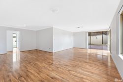 255 Amherst Rd, Canning Vale WA 6155, Australia