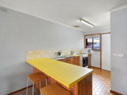 Unit 2/48 Clarendon St, Hamilton VIC 3300, Australia