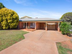 15 Goongarri Way, Hannans WA 6430, Australia