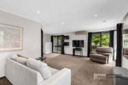 2 Kent Ct, Glen Waverley VIC 3150, Australia