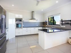 4 Lavender Cres, Atherton QLD 4883, Australia