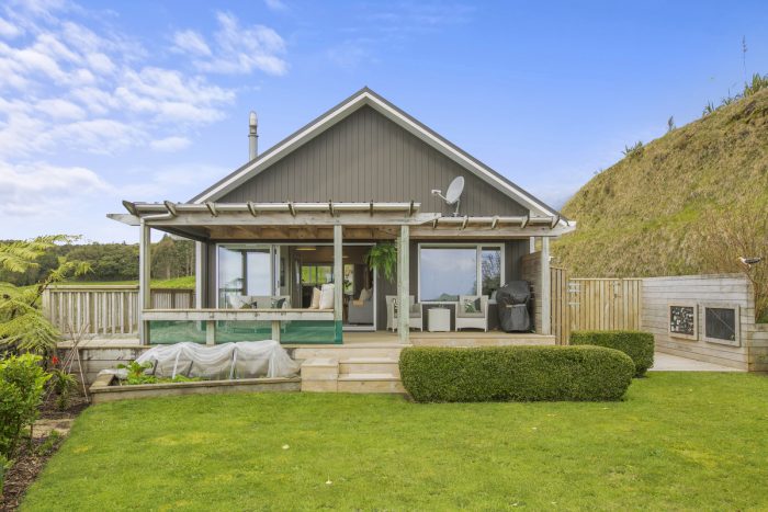 828 Dover Road, Okato, New Plymouth, Taranaki, 4374, New Zealand