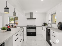 4 Linda St, Birkdale QLD 4159, Australia