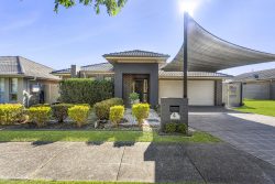 4 Merimbula Pl, Woongarrah NSW 2259, Australia