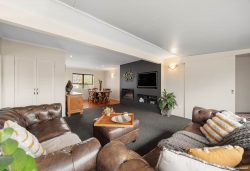 4 Sarah Place, Farm Cove, Manukau City, Auckland, 2012, New Zealand