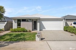 8 Willowdale Prom, Piara Waters WA 6112, Australia