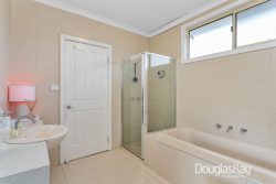 2/16 Yewers St, Sunshine VIC 3020, Australia