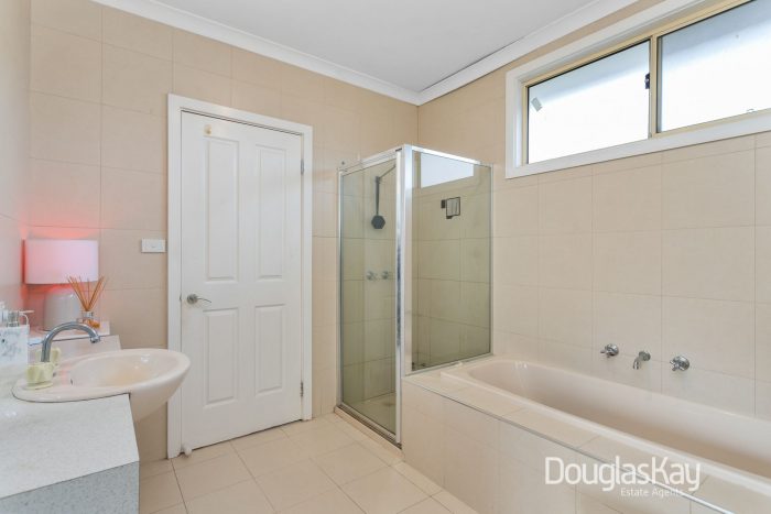 2/16 Yewers St, Sunshine VIC 3020, Australia