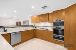 10 Autumn Ct, Glen Waverley VIC 3150, Australia