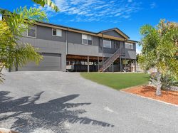 92 Palm Way, Dundowran Beach QLD 4655, Australia