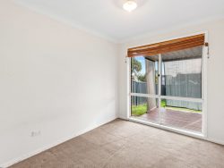 24 White Swan Ave, Blue Haven NSW 2262, Australia