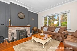 106 Burt St, Mount Clarence WA 6330, Australia