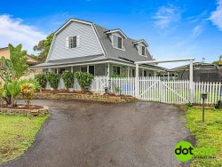 104 Griffith St, Mannering Park NSW 2259, Australia