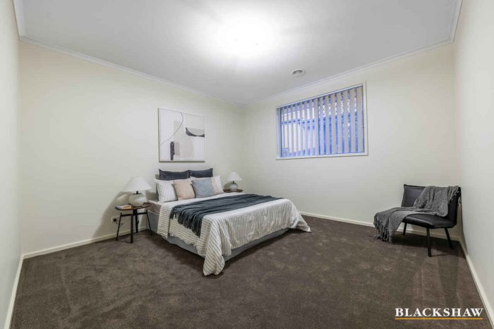 6 Mary Lee St, Bonython ACT 2905, Australia