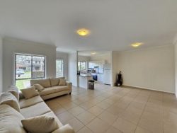 Unit 2/11 Nandowra St, Aberdeen NSW 2336, Australia