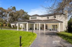 73 Obriens Ln, Templestowe VIC 3106, Australia