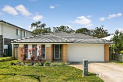 41 Omaroo Pl, Horsley NSW 2530, Australia