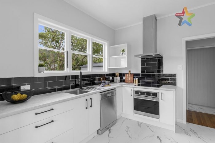 16 Purser Grove, Fairfield, Lower Hutt, Wellington, 5011, New Zealand