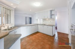 20 Biscay Cres, Glenvale QLD 4350, Australia