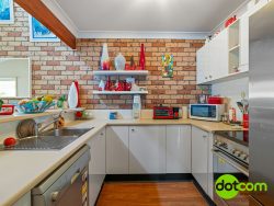 Unit 2/2 Cornwall Ave, Gorokan NSW 2263, Australia