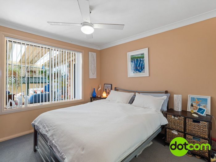 Unit 2/2 Cornwall Ave, Gorokan NSW 2263, Australia