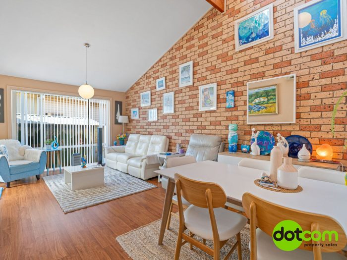 Unit 2/2 Cornwall Ave, Gorokan NSW 2263, Australia