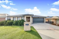 16 Villaret St, Harrison ACT 2914, Australia