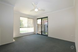 Unit 4/7 Billabong Dr, Phoenix Way, Crestmead QLD 4132, Australia