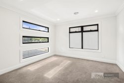 Unit 1/336 Blackburn Rd, Glen Waverley VIC 3150, Australia