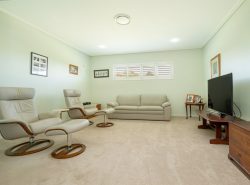 29 Holly Ave, Cawdor QLD 4352, Australia