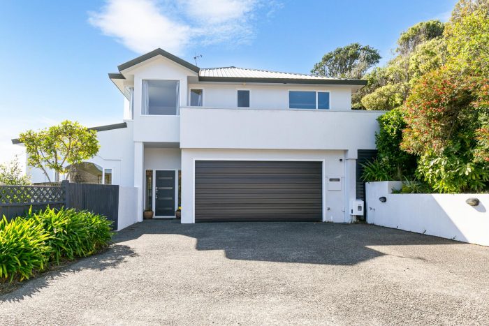 14 Huxley Grove, Churton Park, Wellington, 6037, New Zealand