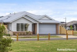 7 Maloney Rd, Gisborne VIC 3437, Australia